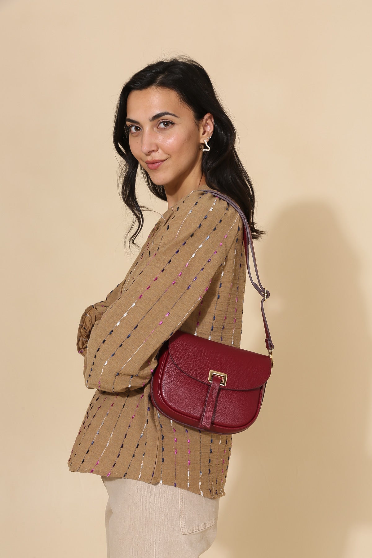 FANTINE crossbody bag in bordeaux grained leather